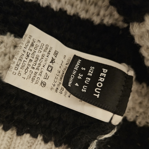 Chic Striped Black and White Cardigan - Picture 2 of 12